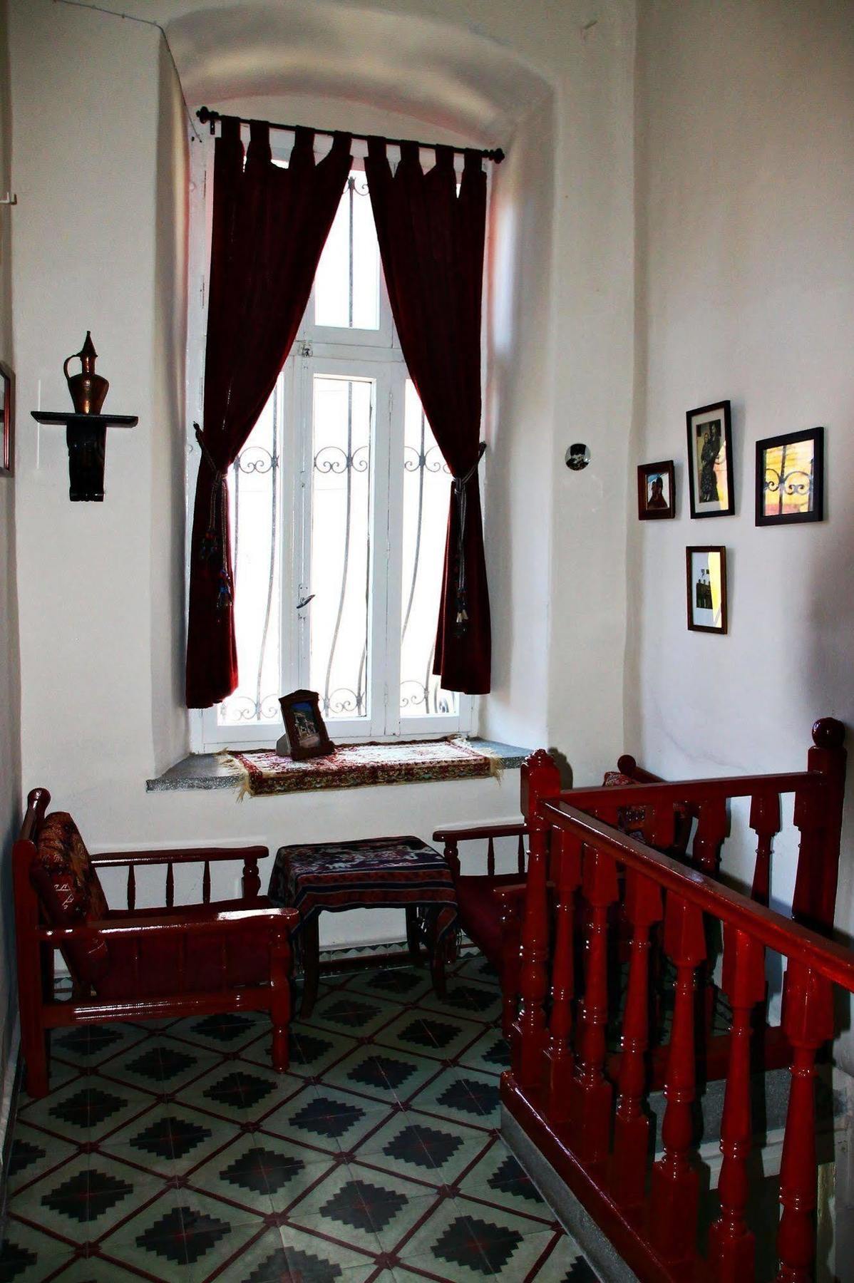 Odyssey Guest House Бергама Экстерьер фото